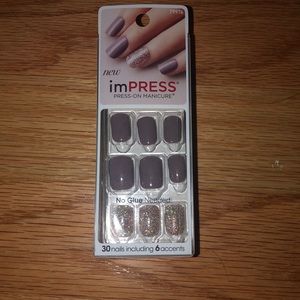 imPress press on manicure